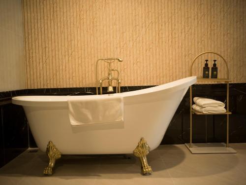 Létesítmények, MerPerle Dalat Hotel near Lam Dong Múzeum