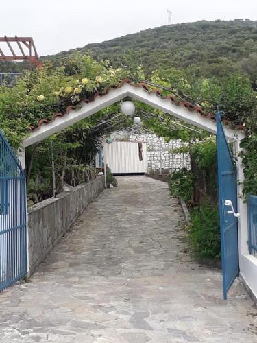 LEMON TREE GARDEN near Mirtos beach