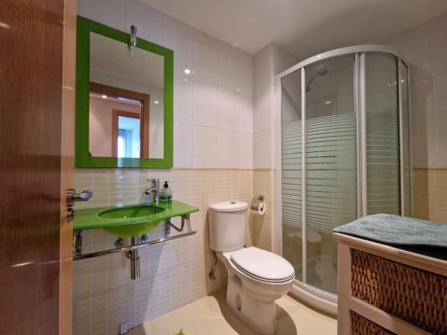 Precioso apartamento con piscina y pista de pádel