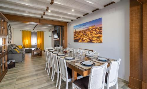 La Casa de Felisin muy cerca de Puy Du Fou in Toledo Station