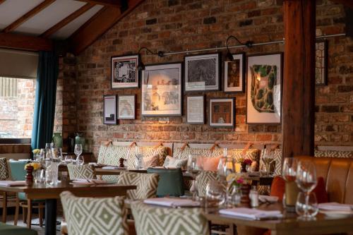 Middletons - image 2