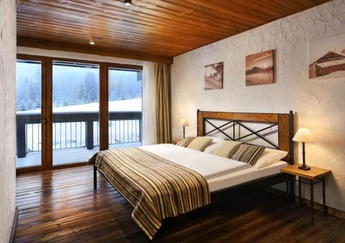 2 bedrooms, 4 beds