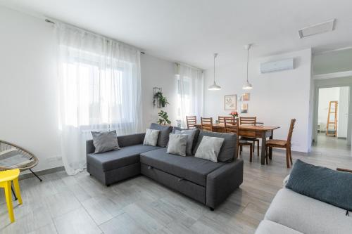 Bed gold Room Type - Two-Bedroom Apartment