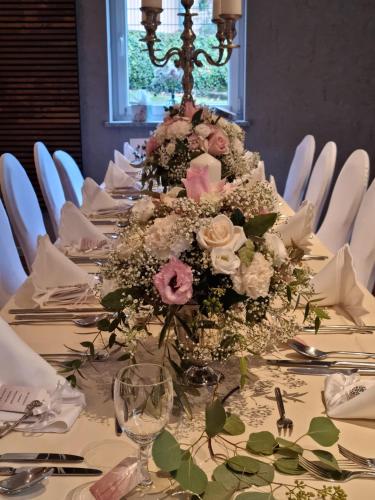 ห้องอาหาร, Hotel & Restaurant 4 Winden in วินฮาเกน