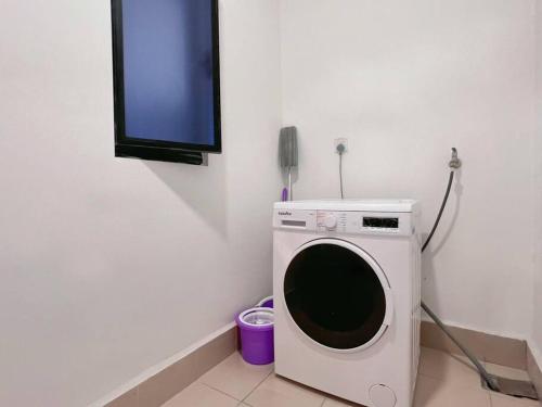 Spacious 6PX 3BR @ Icon City PJ, Near Sunway & Subang Spacious 6PX 3BR @ Icon City PJ, Near Sunway & Subang