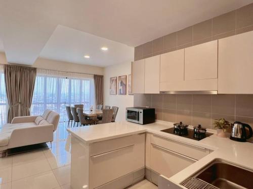 Spacious 6PX 3BR @ Icon City PJ, Near Sunway & Subang Spacious 6PX 3BR @ Icon City PJ, Near Sunway & Subang