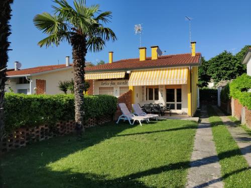 Bright villa in Caorle, private garden - Beahost