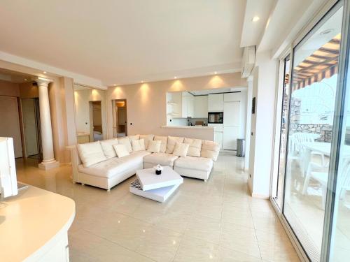 Apartment with Terrace image 9