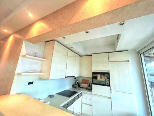 Apartment with Terrace image 7