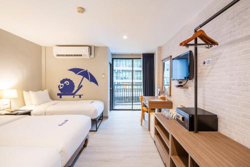 3 twin beds