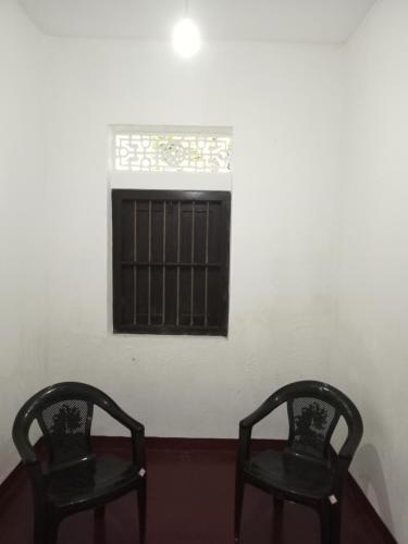 One-Bedroom Apartment image 6