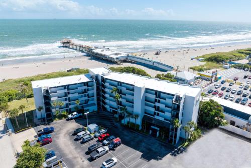 La Quinta Inn & Suites by Wyndham Cocoa Beach Oceanfront