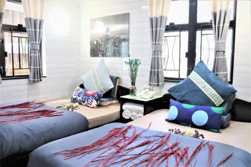 room detail thumbnail 0