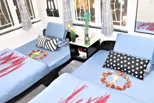 room detail thumbnail 1