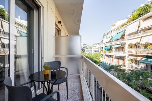 Zephyr 3-Bedroom Apartment in Athens - image 5