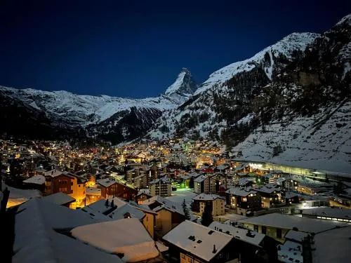 Modern self-catering apartment with Matterhorn views in Zermatt, Schweiz