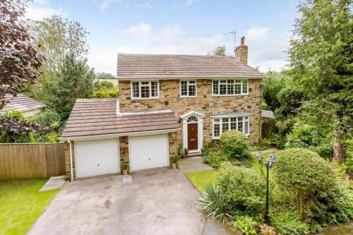 Stunning 4-Bed House in Wetherby near York