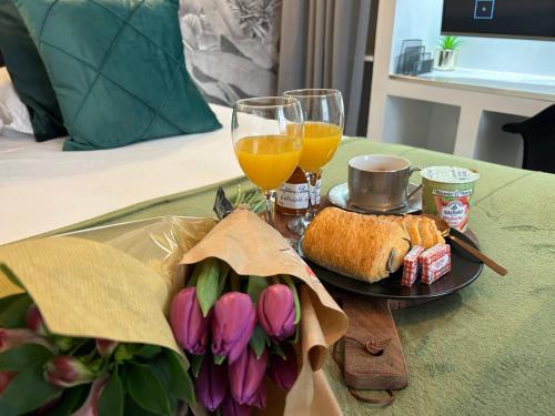 Appart'TERRASSE - 20mn STADE U ARENA - CHAMPS ÉLYSÉES - RER A (Appart'TERRASSE - 20mn STADE U ARENA - CHAMPS ELYSEES - RER A) in เมซอง ราฟิต