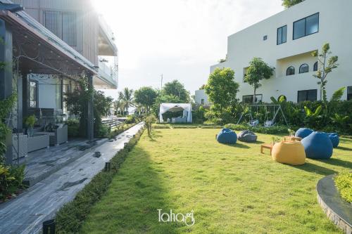 Tahagi Villa Tuan Chau Ha Long by HOFs - 정원
