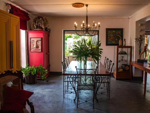 บริการและสิ่งอำนวยความสะดวก, อีโบนีมูน เกสต์เฮาส์ สตูดิโอ (Ebonymoon Guest House and Studio) in พอร์เตอร์วิลล์