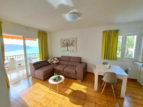Apartment Cactus II Los Cristianos Entire apartment (Tenerife) - Deals,  Photos & Reviews