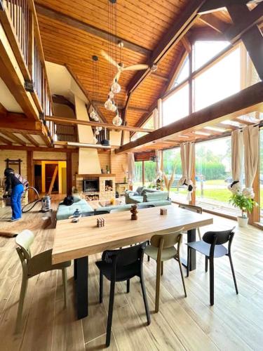 Chalet Acacia au calme 1h30 de Paris in Chateau-Renard