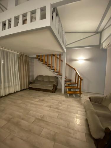 帕拉達酒店 (Pallada Hotel) in 捷爾諾波爾