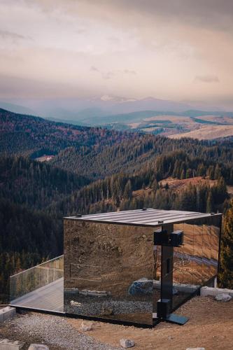 . Pasul Palma Village-Mirror House