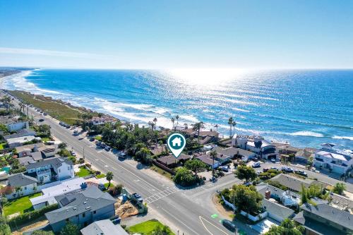 Walk To Beach - BBQ - Fire Pit - Outdoor Dining in Carlsbad, USA