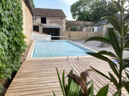 Maison 12-14 pers. avec piscine au cœur de la nature - Location saisonnière - Vouneuil-sur-Vienne