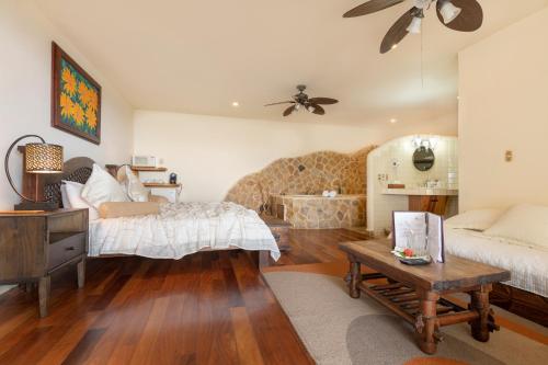 520810685 Issimo Suites (Adults Only)