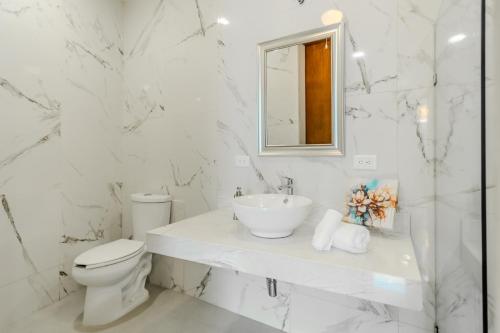 Deluxe Double Room with Two Double Beds image 6