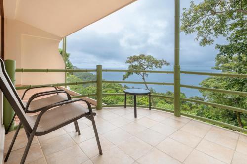 520812832 Issimo Suites (Adults Only)