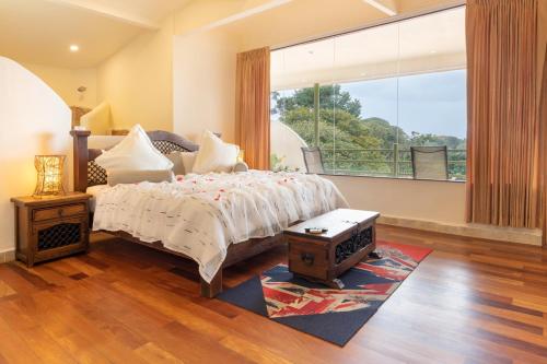 520812847 Issimo Suites (Adults Only)