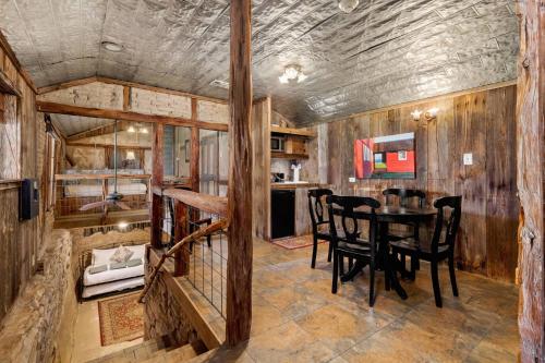 #6 The Root Cellar at Garrison in Gruene in New Braunfels, USA