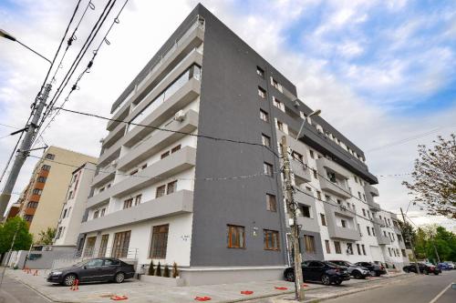 Bucharest Apartment - Private Parking