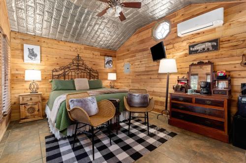 #8 The Cabin at Garrison in Gruene in New Braunfels, USA