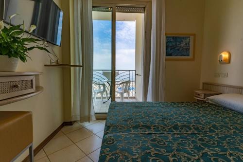 Camera doppia, vista sul mare, balcone