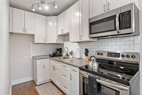 Lively & Fully Furnished 1BR Apartment - Kenwood 408, Chicago (zdjęcie 2)