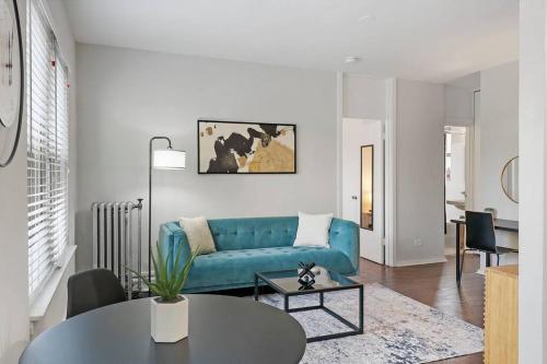 Lively & Fully Furnished 1BR Apartment - Kenwood 408, Chicago (zdjęcie 3)