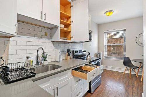 Lively & Fully Furnished 1BR Apartment - Kenwood 408 in Hyde Park