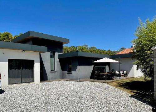 Villa moderne avec jacuzzi, au pied de la plage - Location, gîte - Labenne