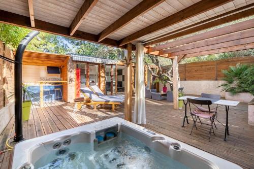 Studio jacuzzi privé à 8 min à pied de la plage