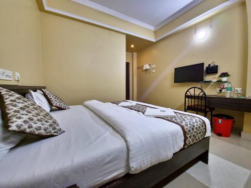 BHIMAS INN -Puratchi Thalaivar Dr M G Ramachandran Central Railway Station Chennai in Chennai