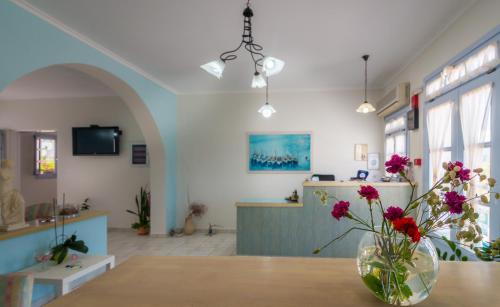Aeolis Hotel, Adamas (fotografie 3)