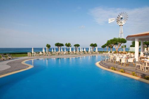 Pernera Beach Hotel - image 2