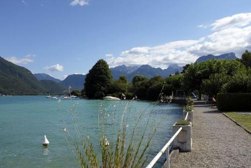 CoconLagon Sérénité au lac d'Annecy