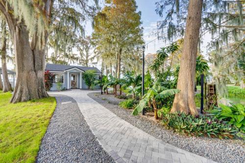 Secluded Florida Retreat on Lake Eloise!