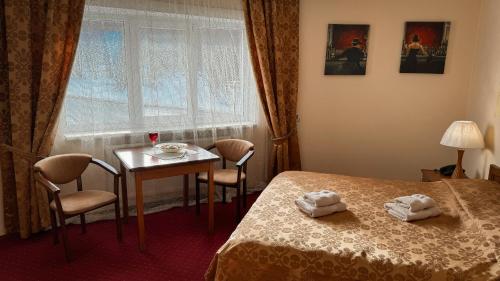 Geneva Hotel - image 13
