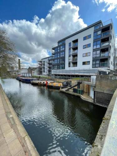 Urban Oasis with Views in Old St